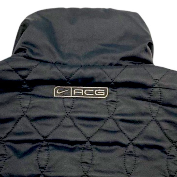 NIKE ACG 3 WomensOuter Layer Quilted Convertible Vest /Jacket size S (4-6) - Picture 12 of 15